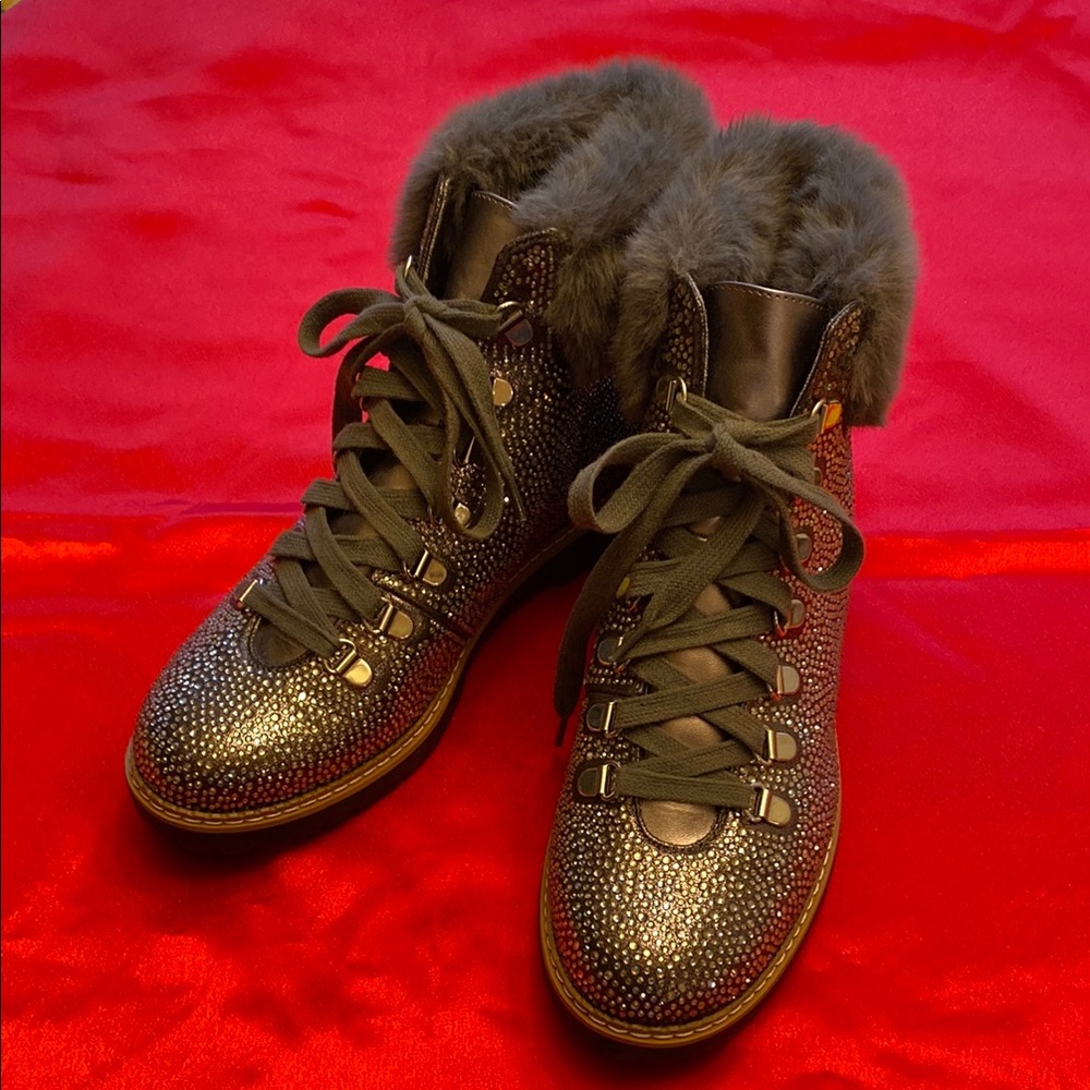 Women's Glittery Fur-Lined Boots. NWOT